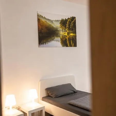 Apartment Workrest For 5 In *