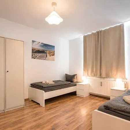 Apartment Workrest For 5 In